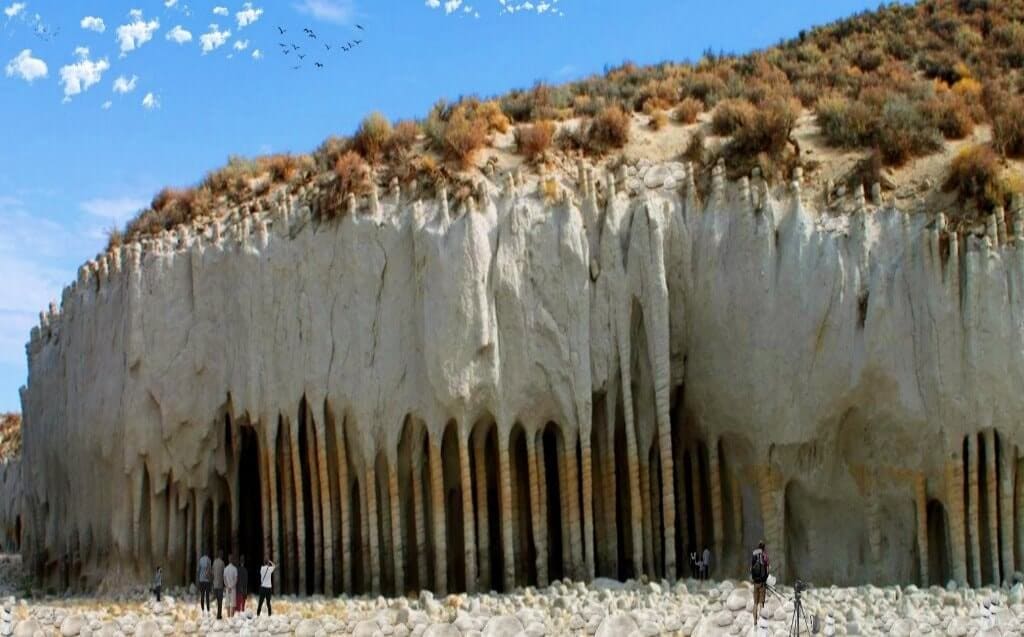 Geologic-sites-Geological-Wonders-Eastern-Sierra-Mammoth-Lakes-min.jpg
