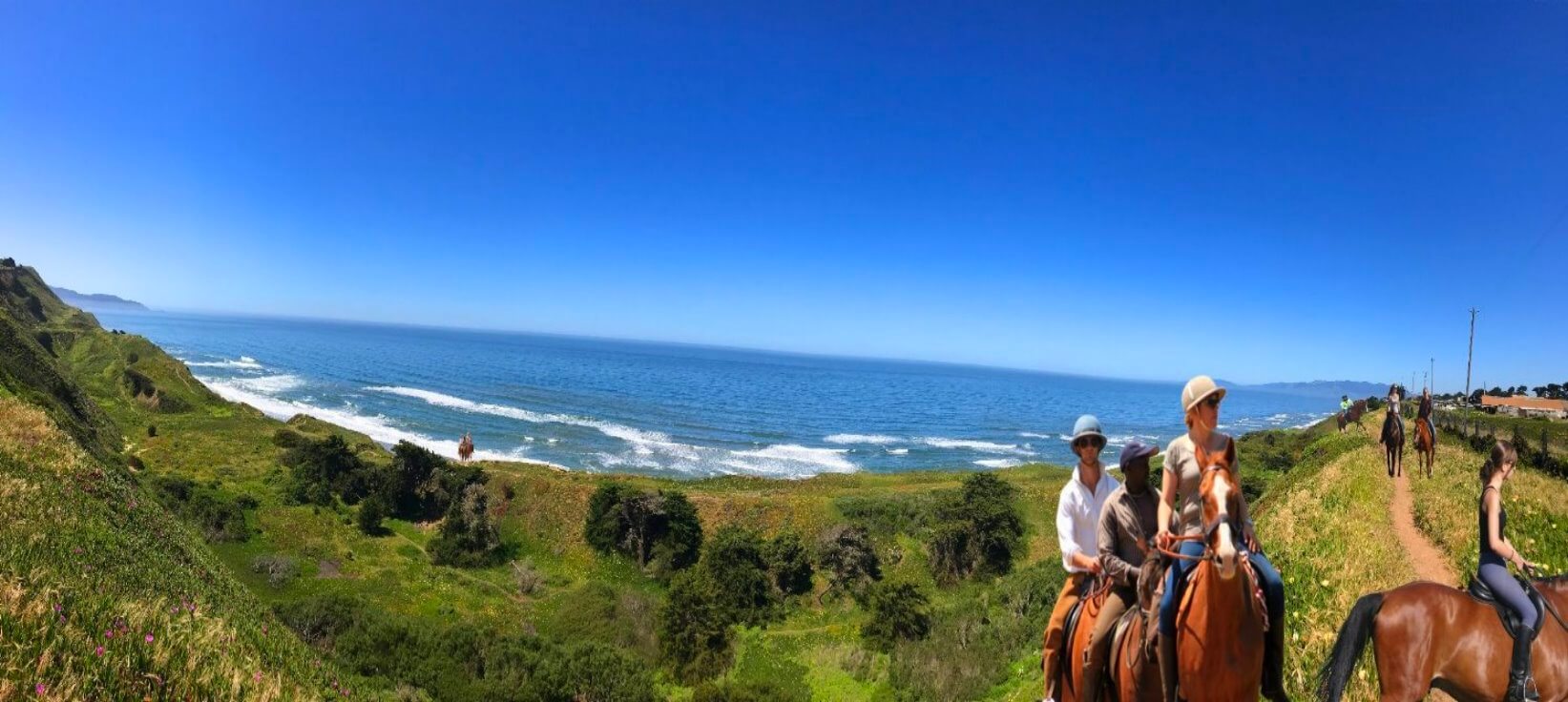 Horseback-Rides-on-The-Beach