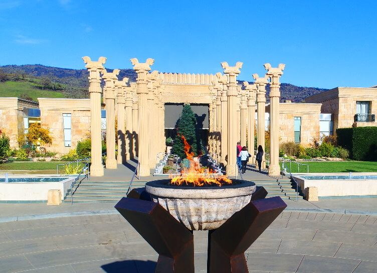 Visit-Napa-Valley-imousines-Service-darioush.jpg