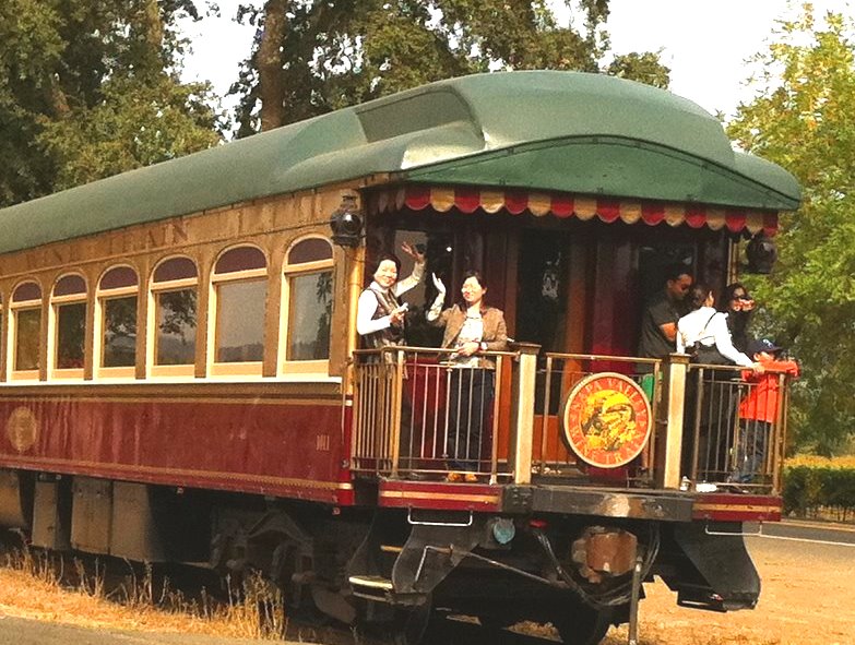 tren-del-vino-del-valle-de-napa-comida-y-degustacion.jpg