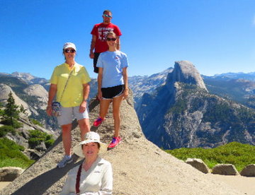 day_hikes_along_the_glacier_point_road_.jpg